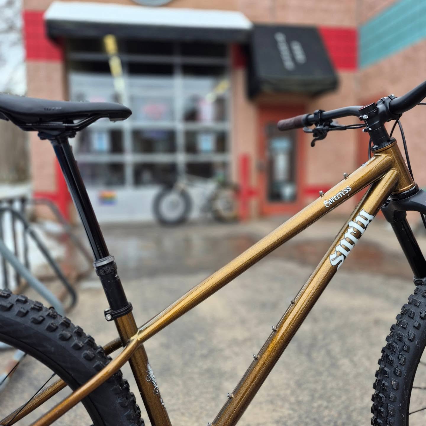 Image from @behindbarsbicycleshop