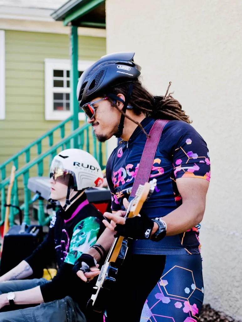 Image from @versusraceteam