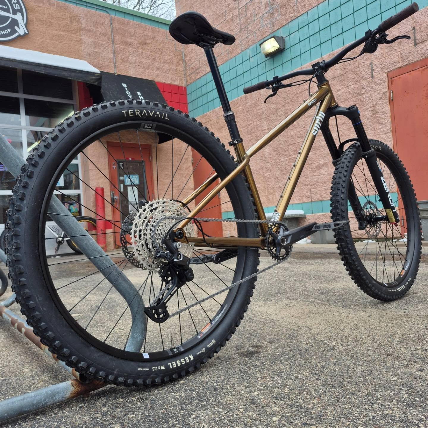 Image from @behindbarsbicycleshop