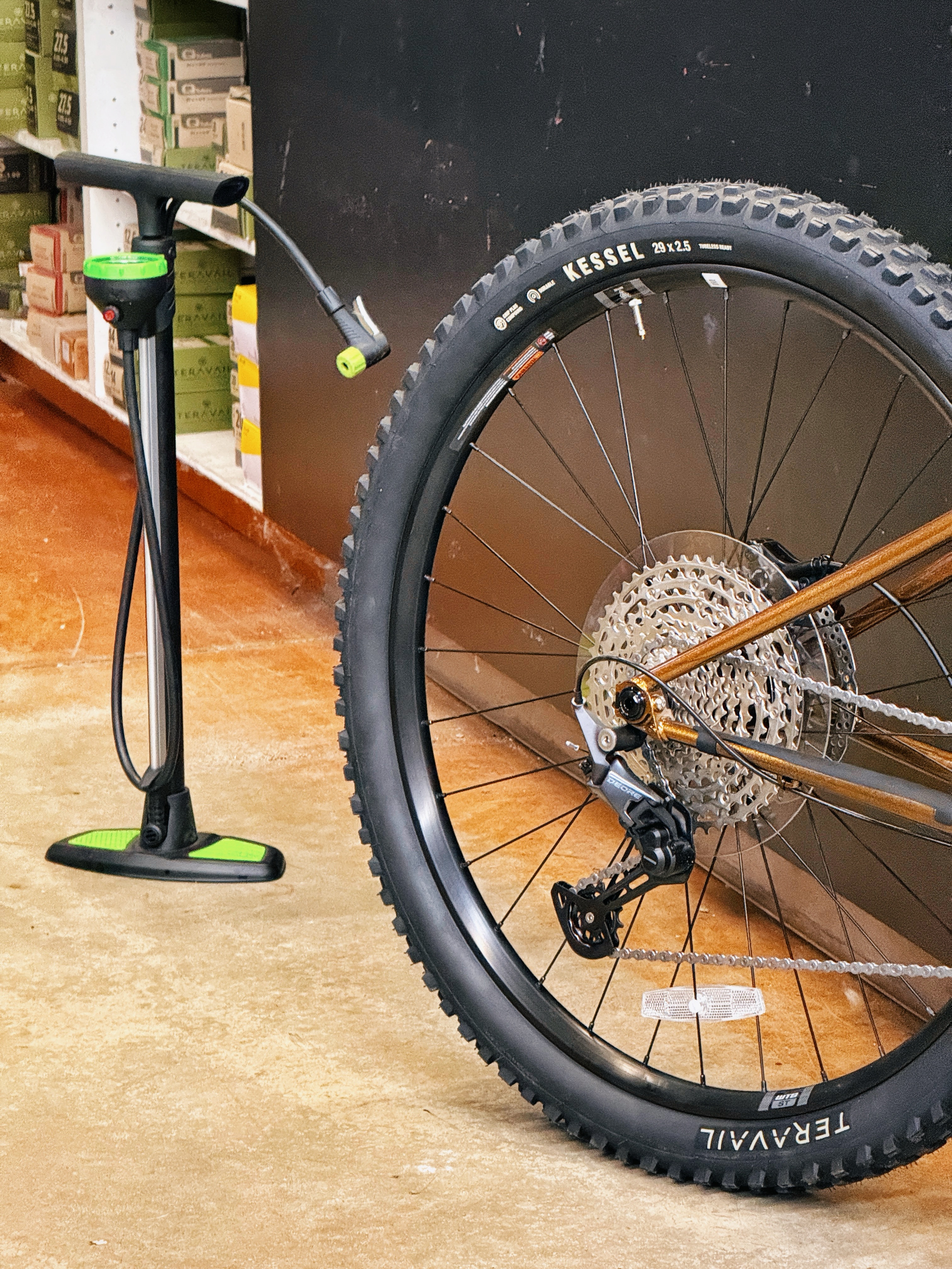 Image from @behindbarsbicycleshop