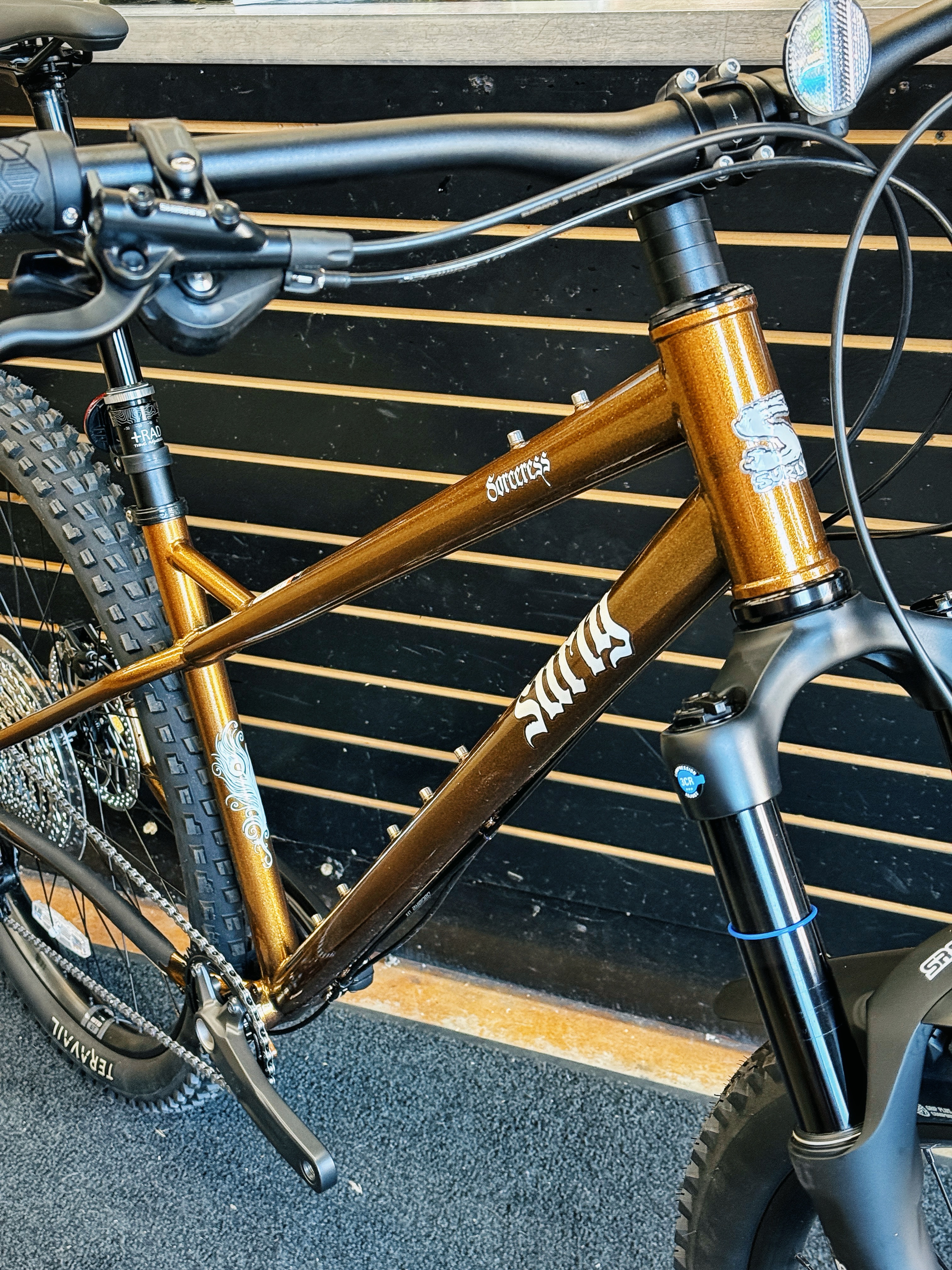 Image from @behindbarsbicycleshop