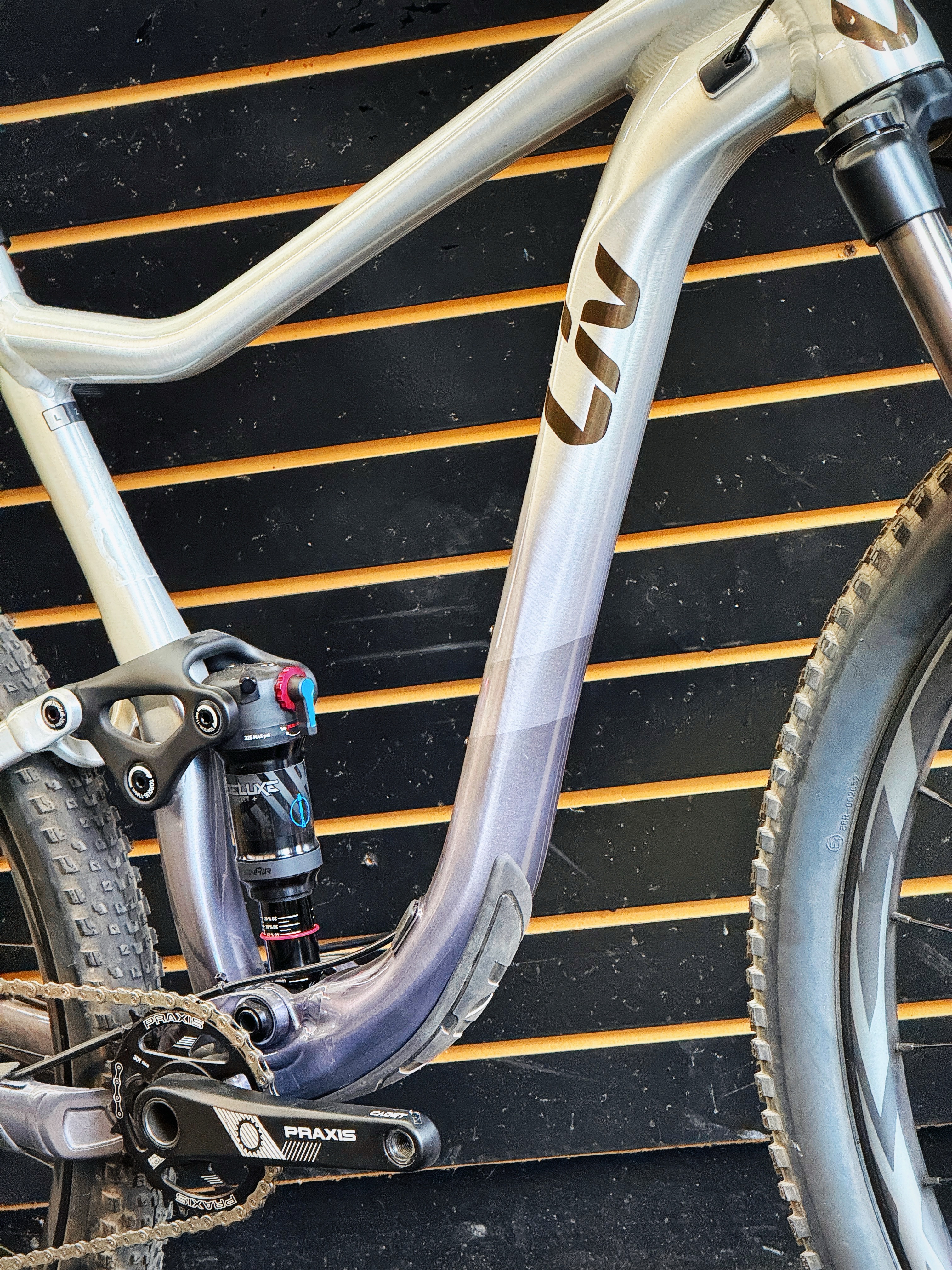 Image from @behindbarsbicycleshop
