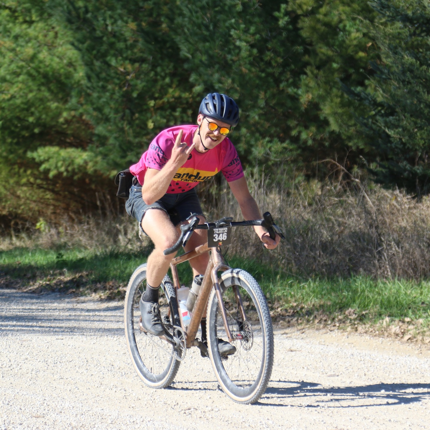 Image from @handupracing