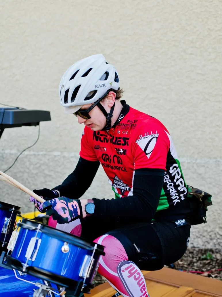 Image from @versusraceteam