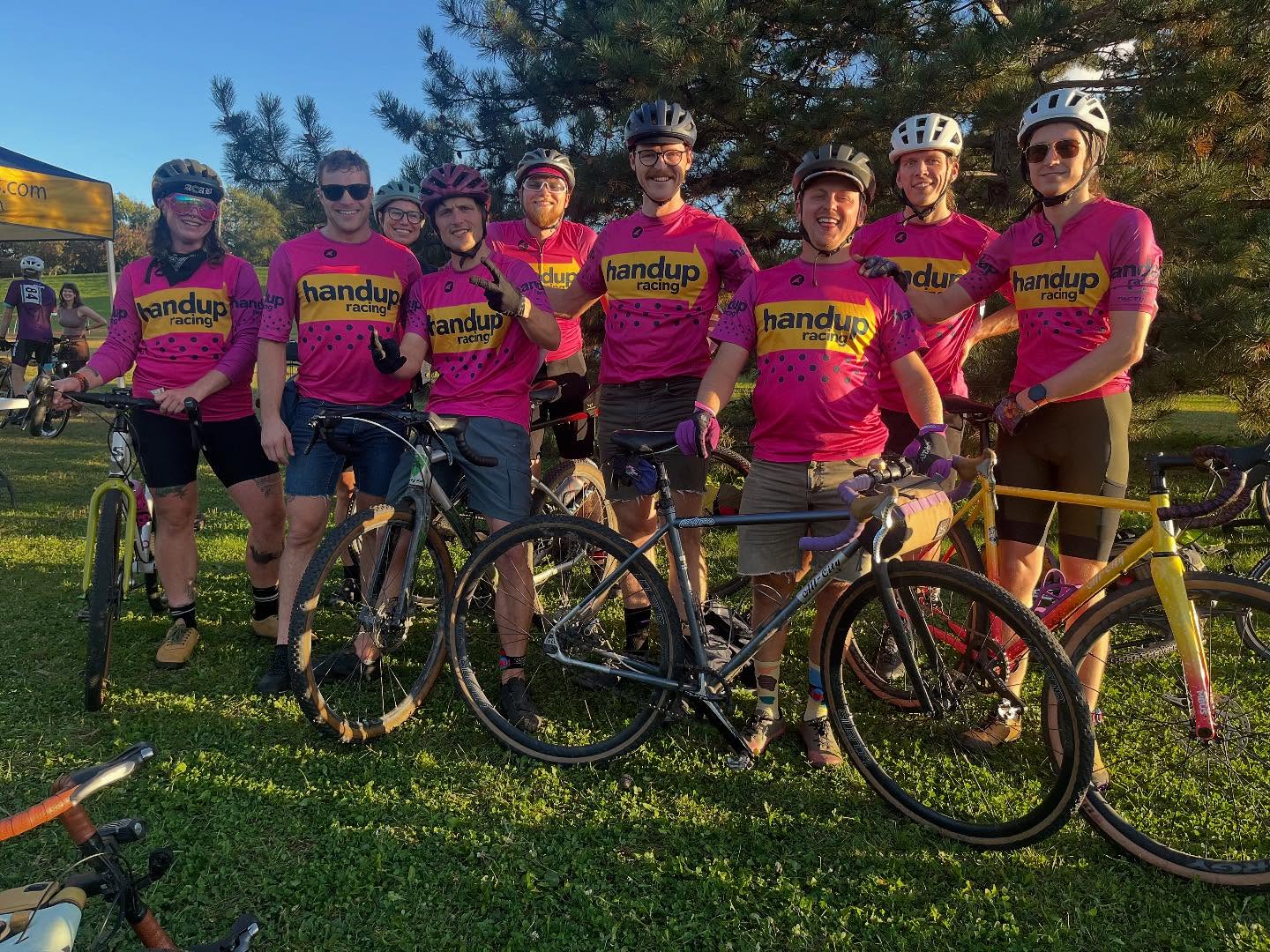 Image from @handupracing